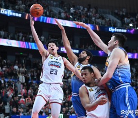 开云娱乐 -NBA季后赛赛程吃紧，广州队集结日造点机会，悬念犹存，临场指挥获称赞的简单介绍